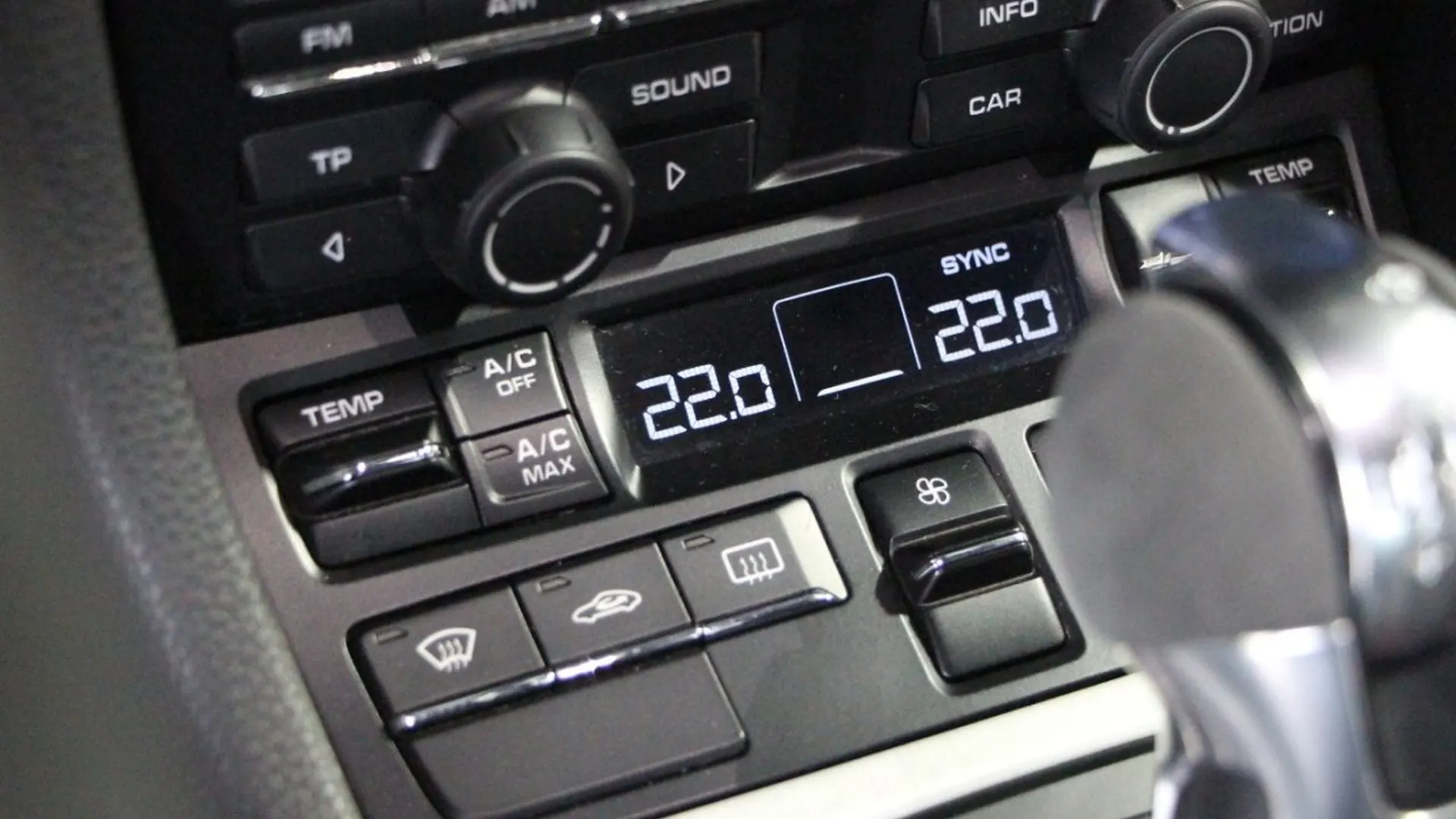 Porsche 911 — photo 28