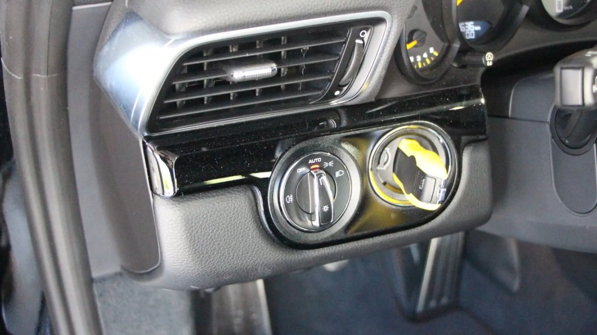 Porsche 911 — photo 15