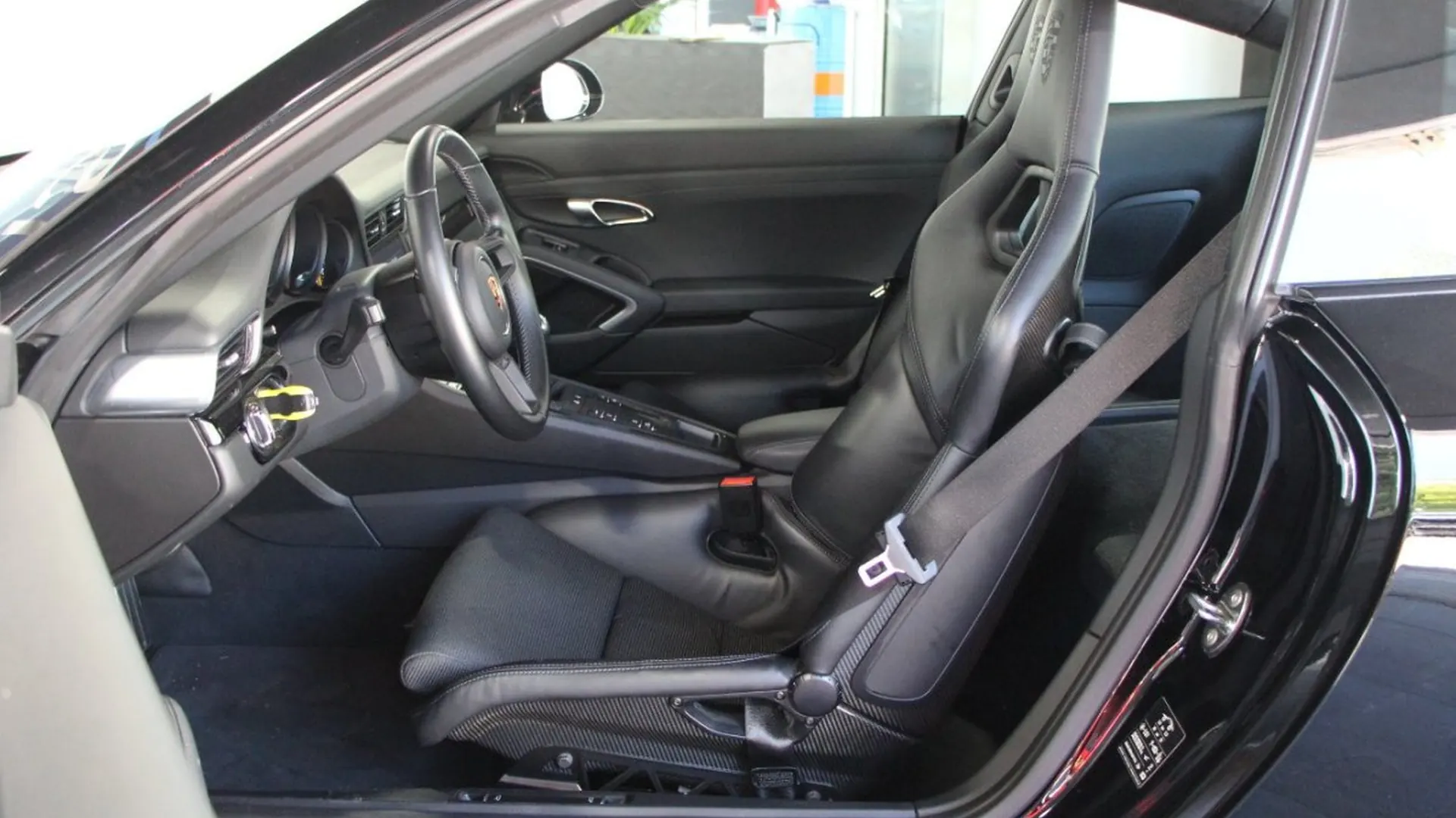 Porsche 911 — photo 11
