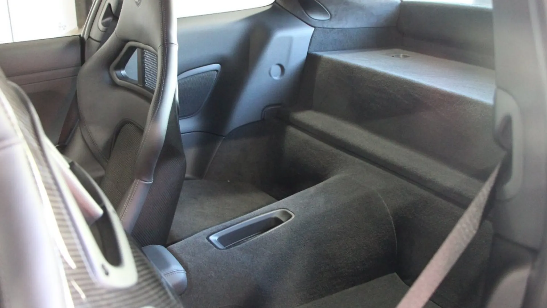 Porsche 911 — photo 27