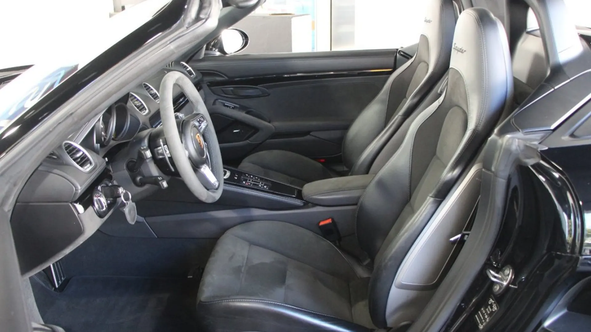 Porsche Boxster — photo 10
