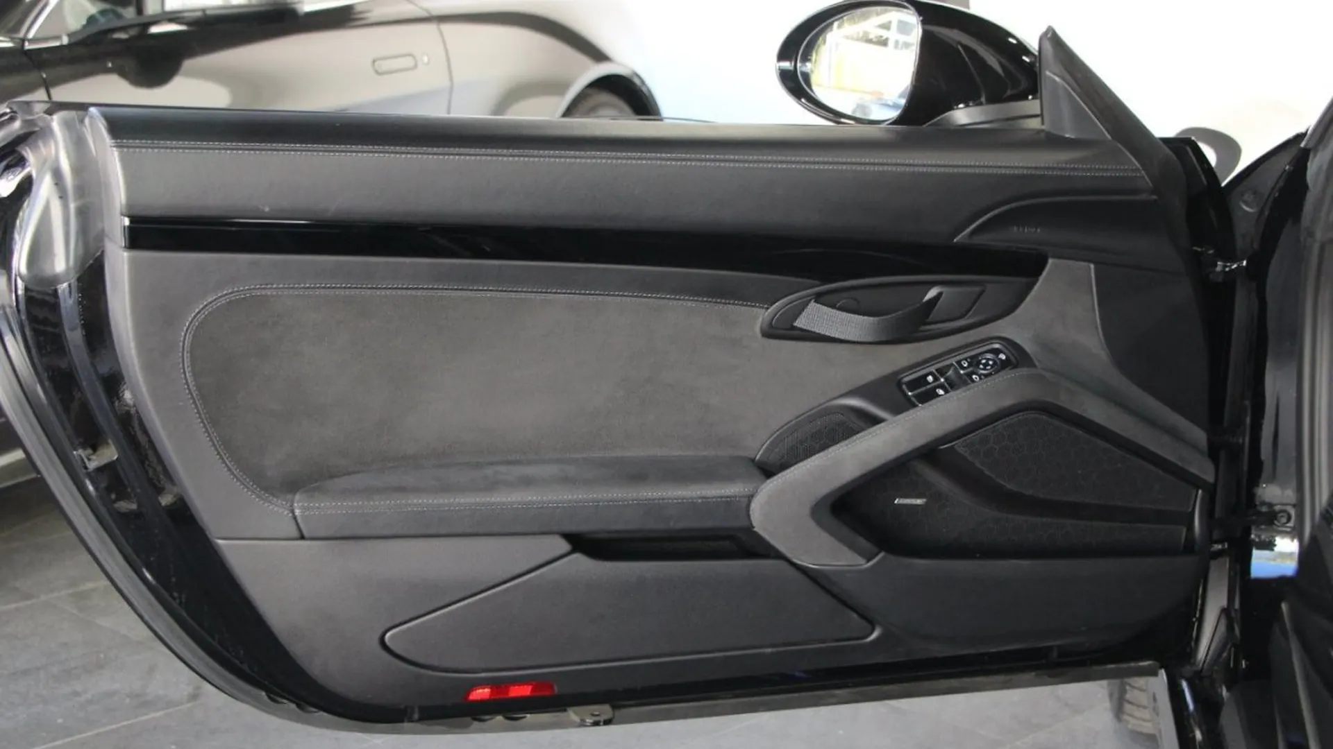 Porsche Boxster — photo 12