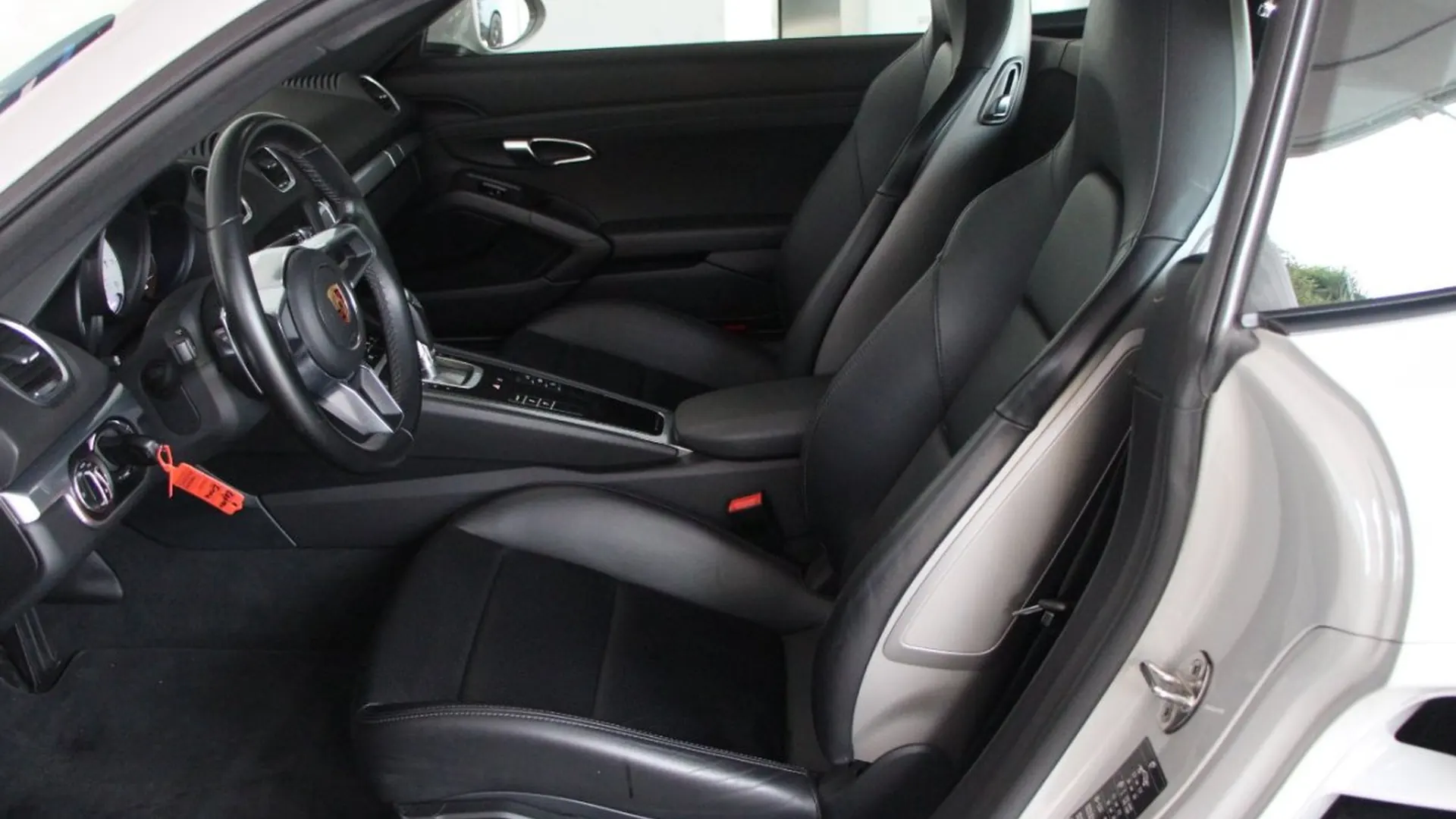 Porsche Cayman — photo 9