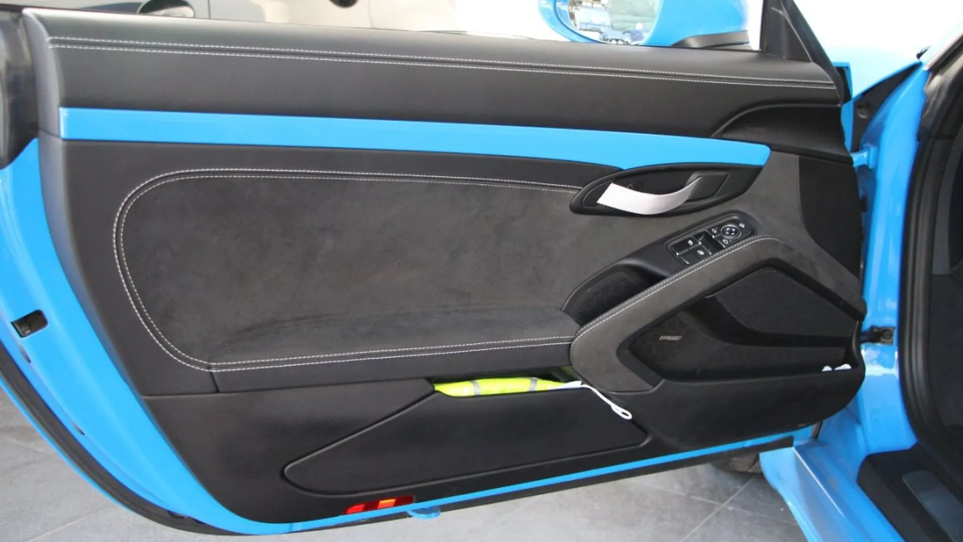 Porsche Boxster — photo 10
