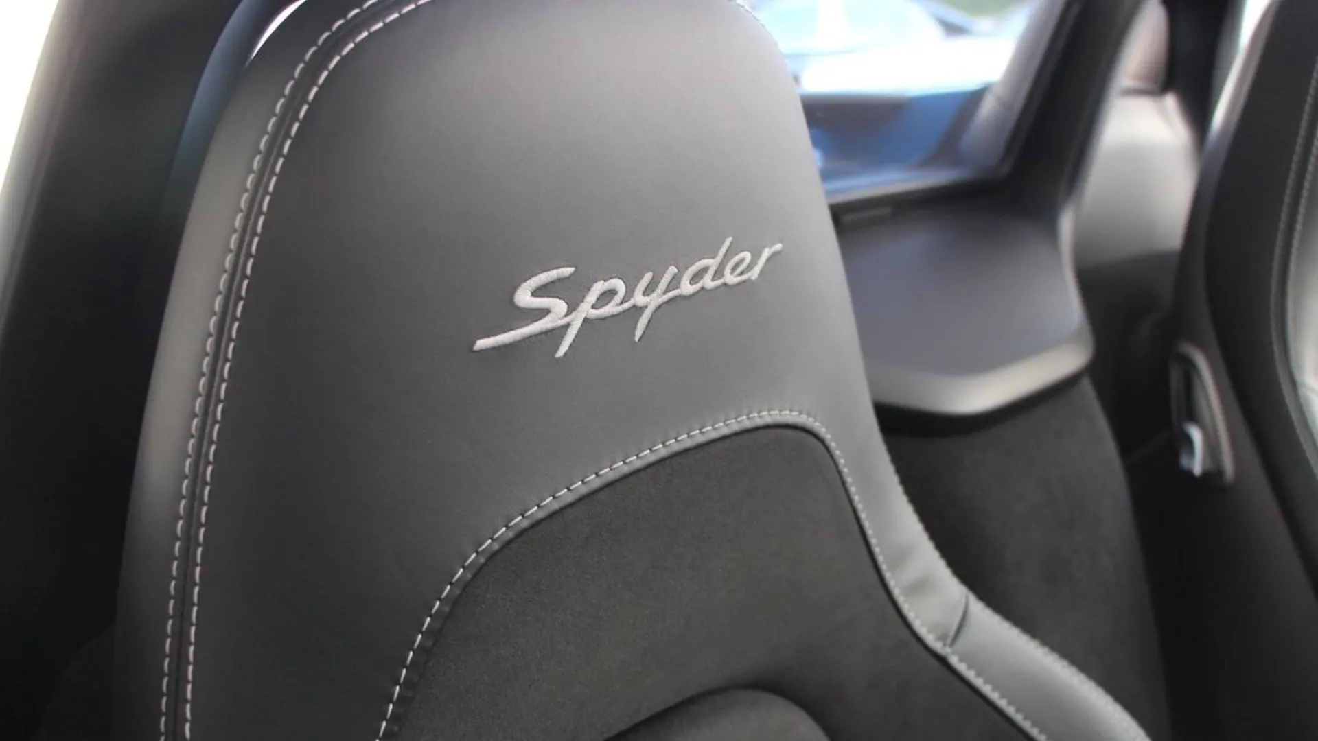 Porsche Boxster — photo 27