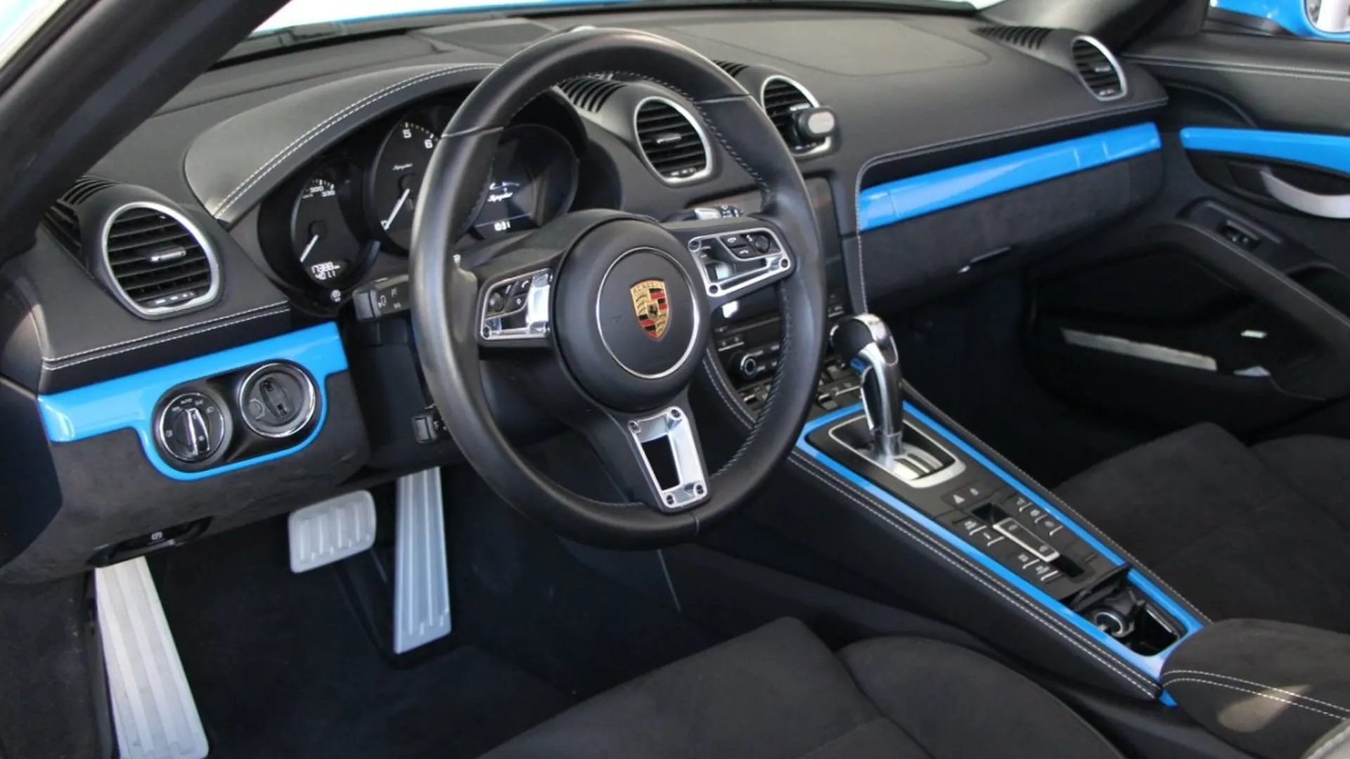 Porsche Boxster — photo 11