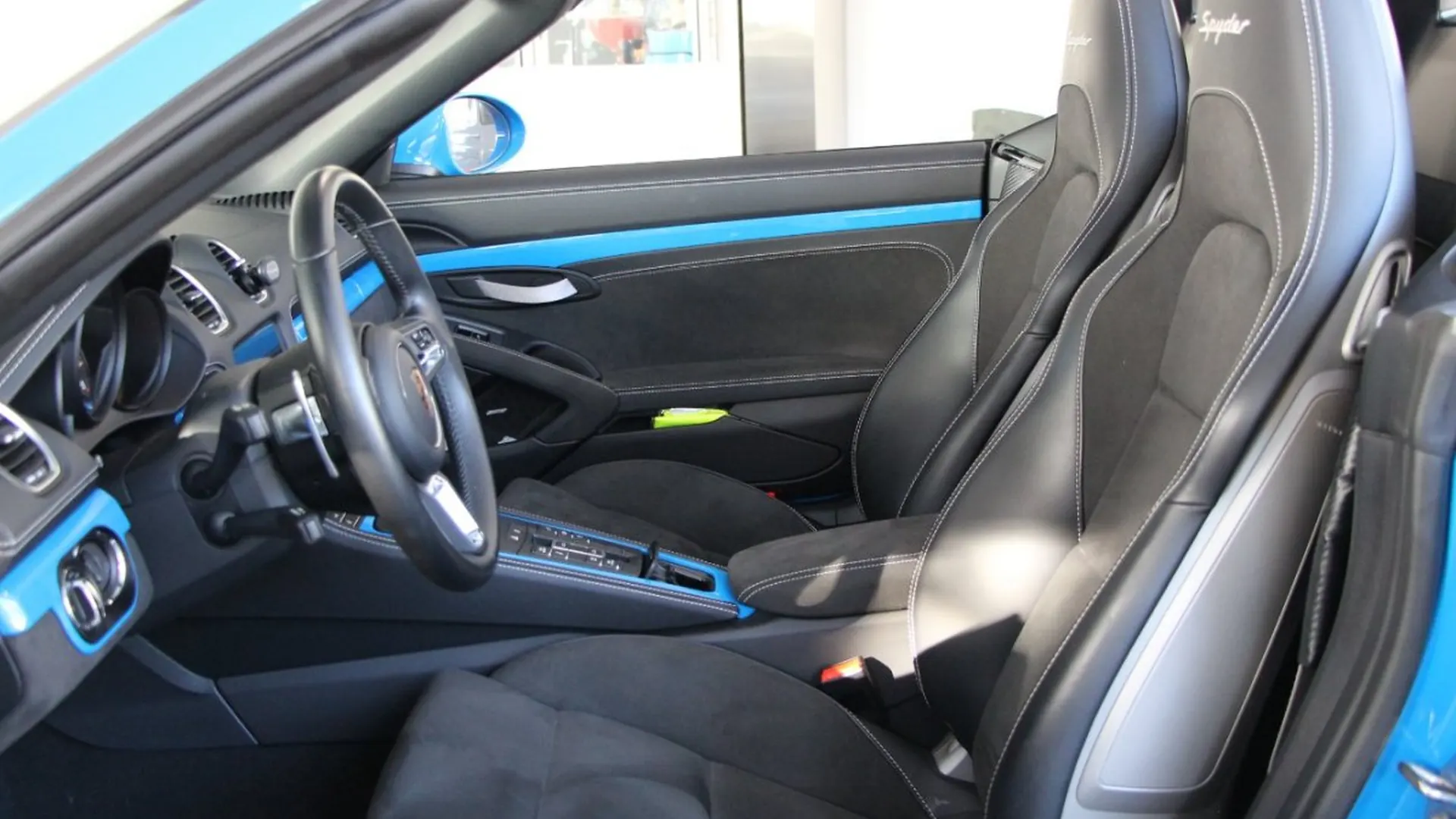 Porsche Boxster — photo 12