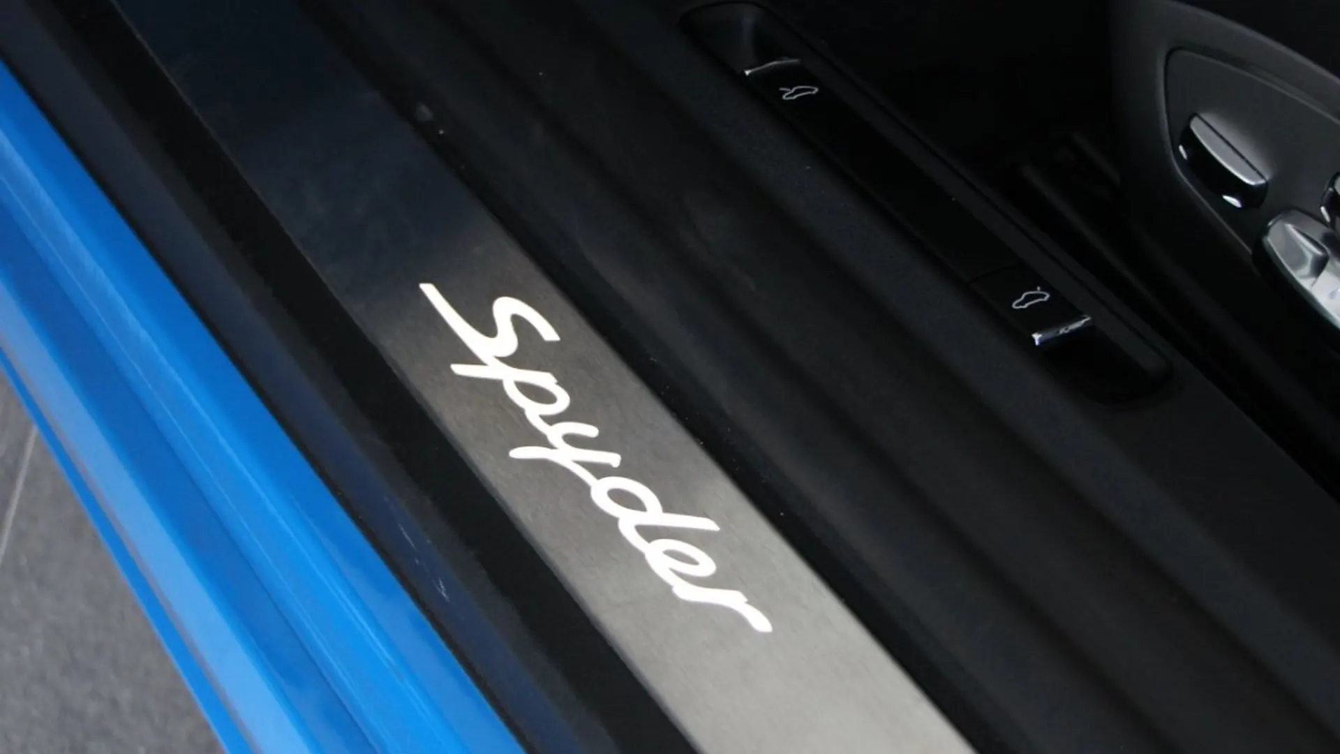 Porsche Boxster — photo 8