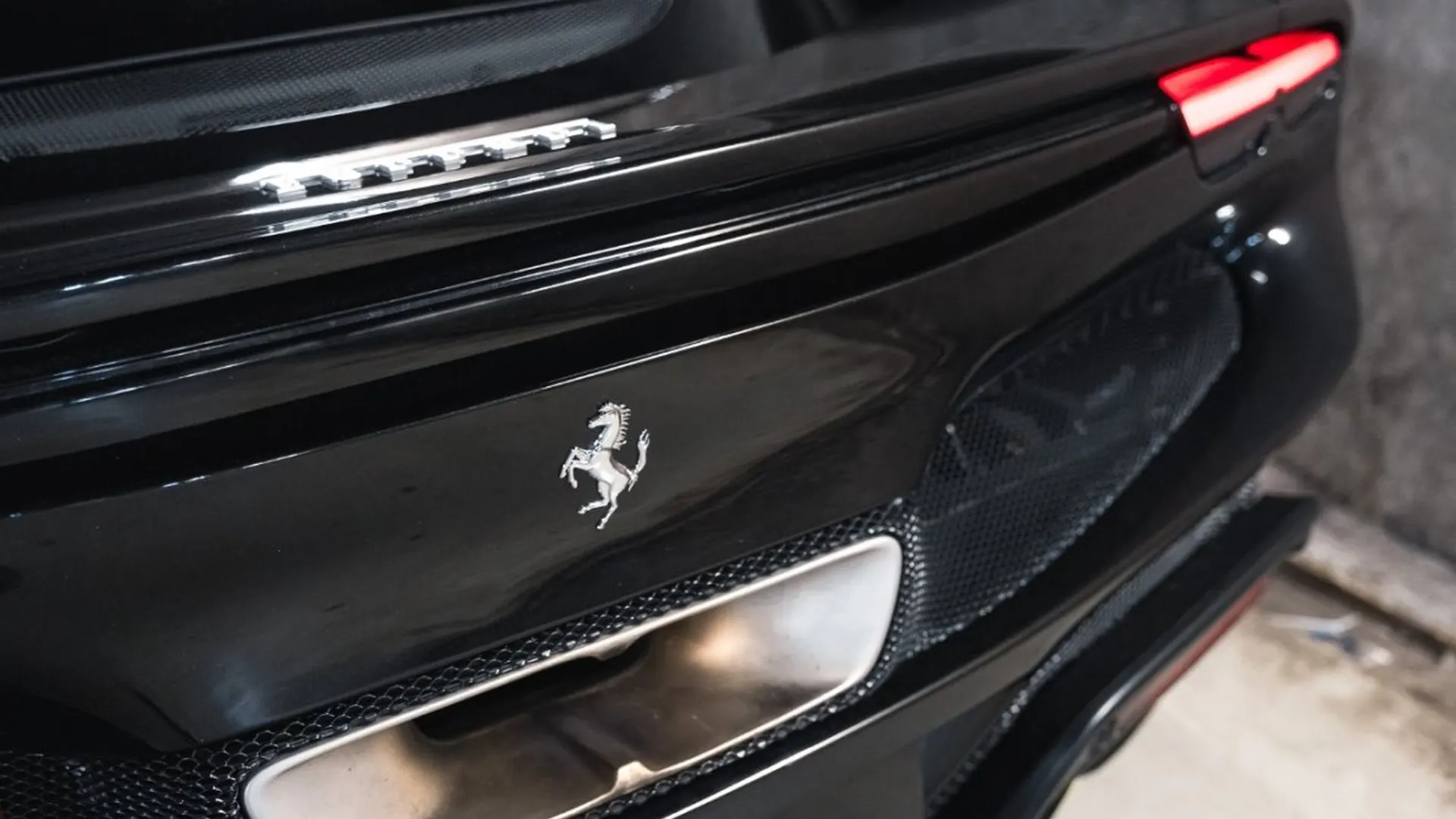 Ferrari 296 — photo 14