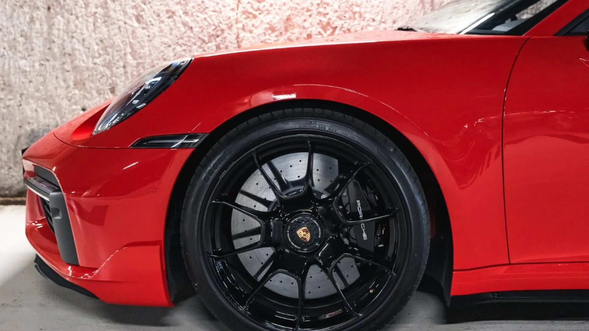 Porsche 911 — photo 11