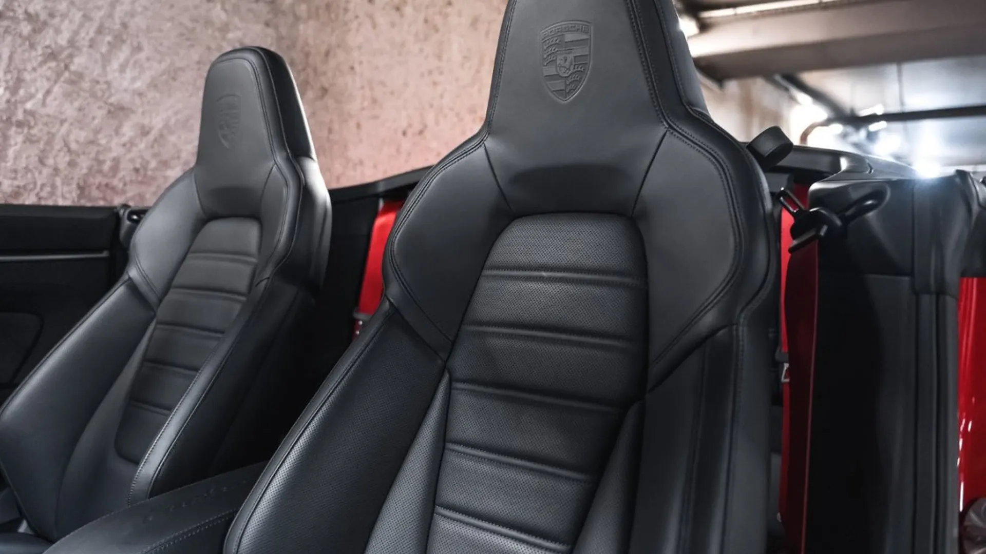 Porsche 911 — photo 32