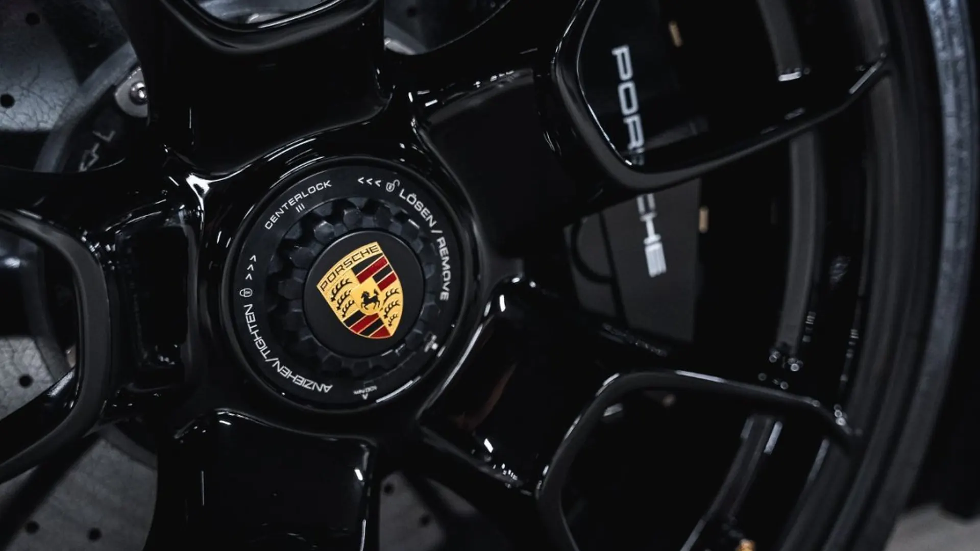Porsche 911 — photo 13