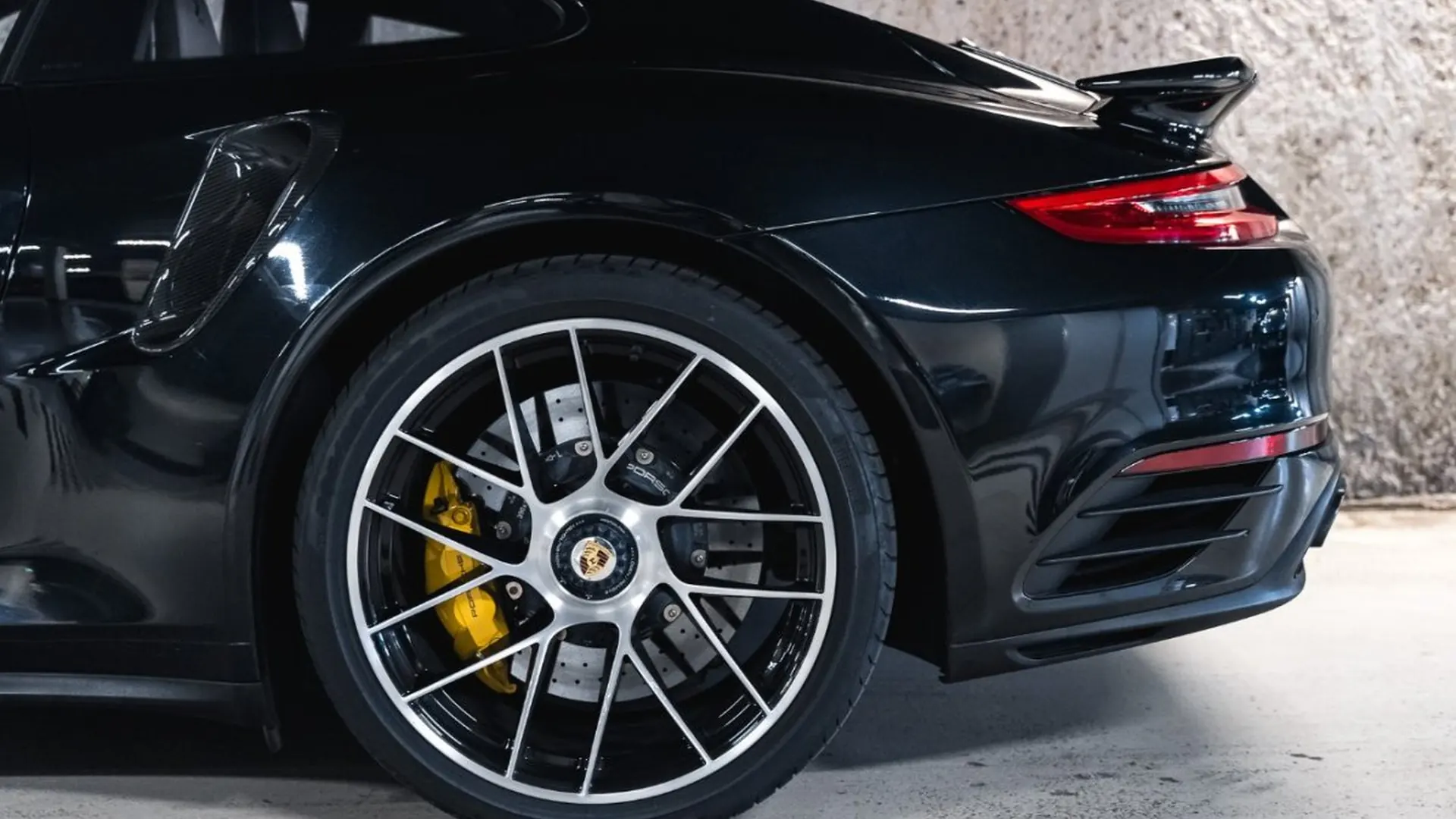 Porsche 911 — photo 9