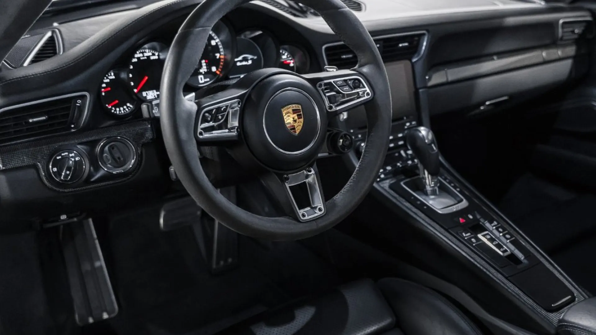 Porsche 911 — photo 26
