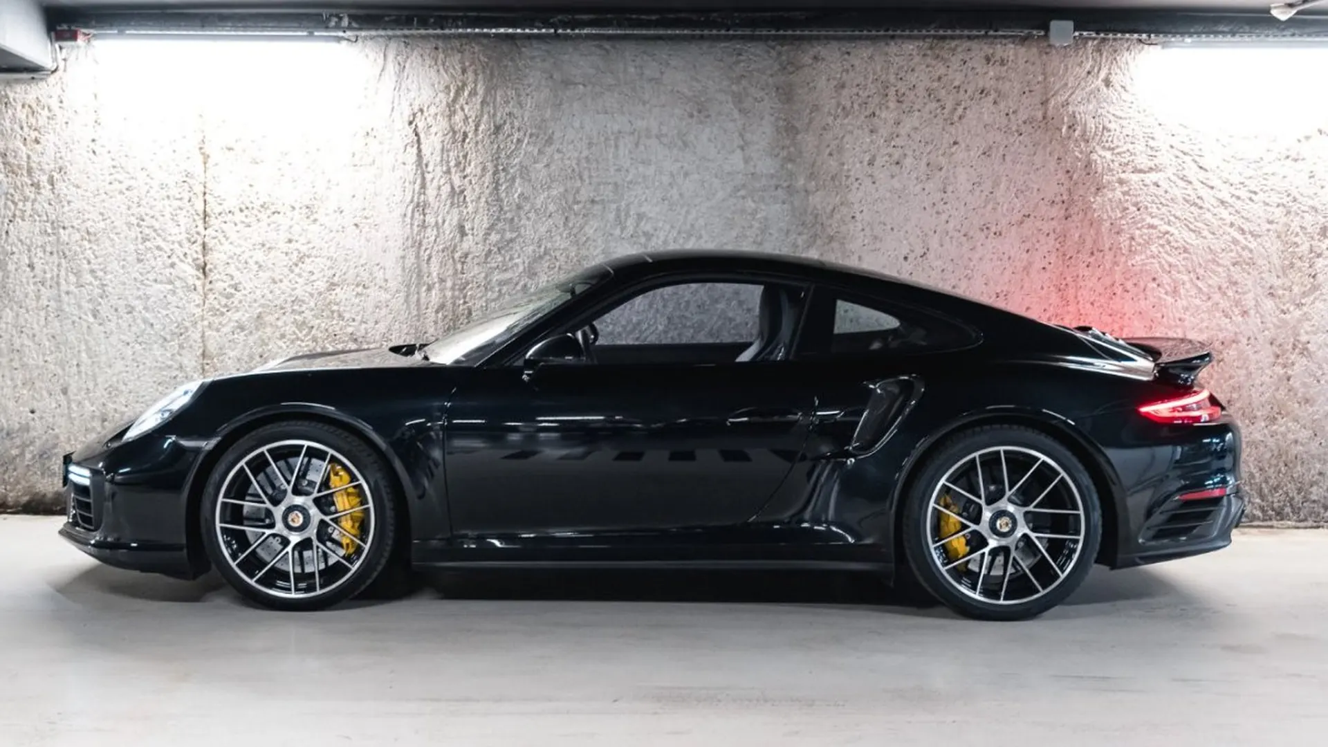 Porsche 911 — photo 7
