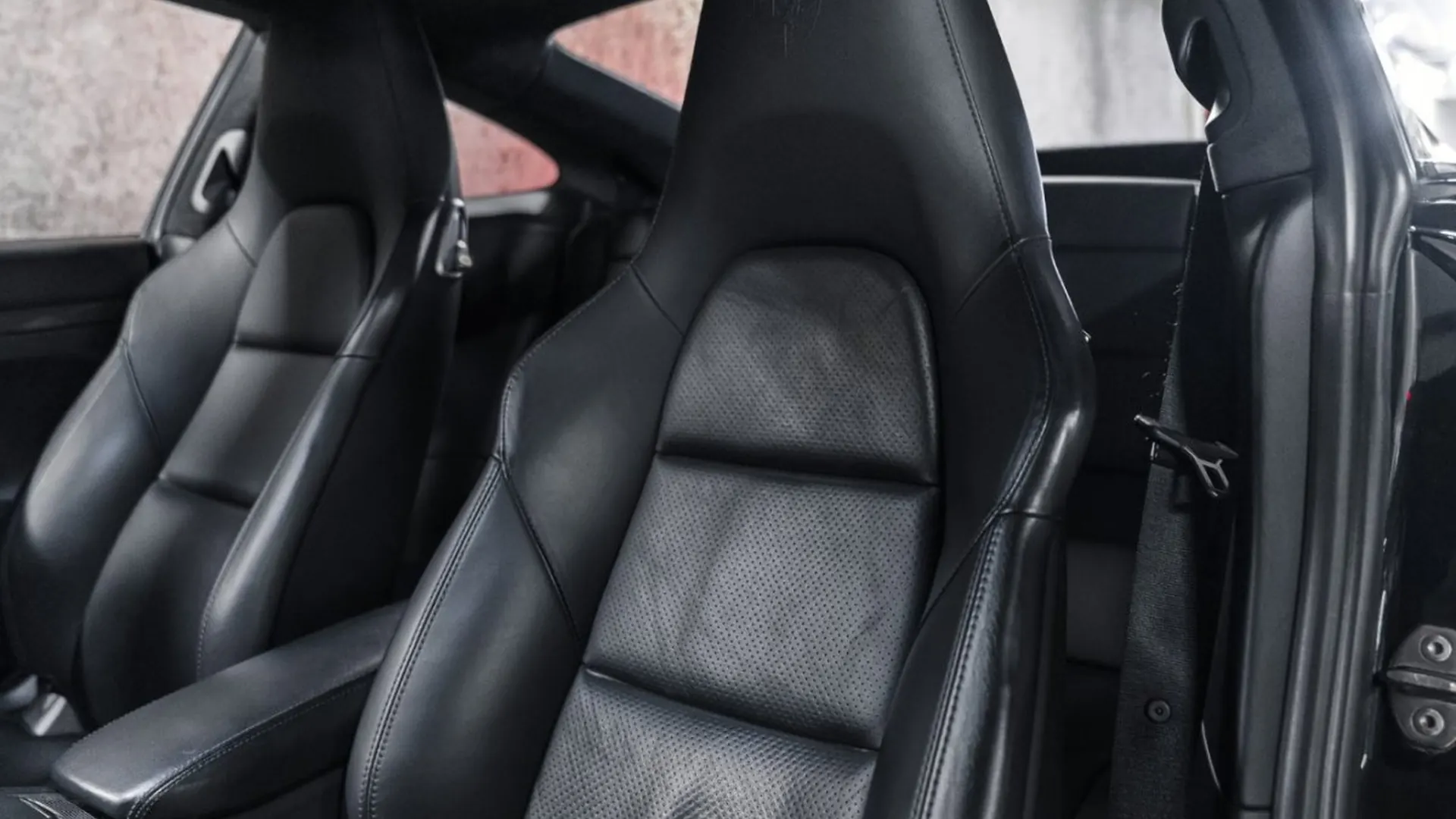 Porsche 911 — photo 24