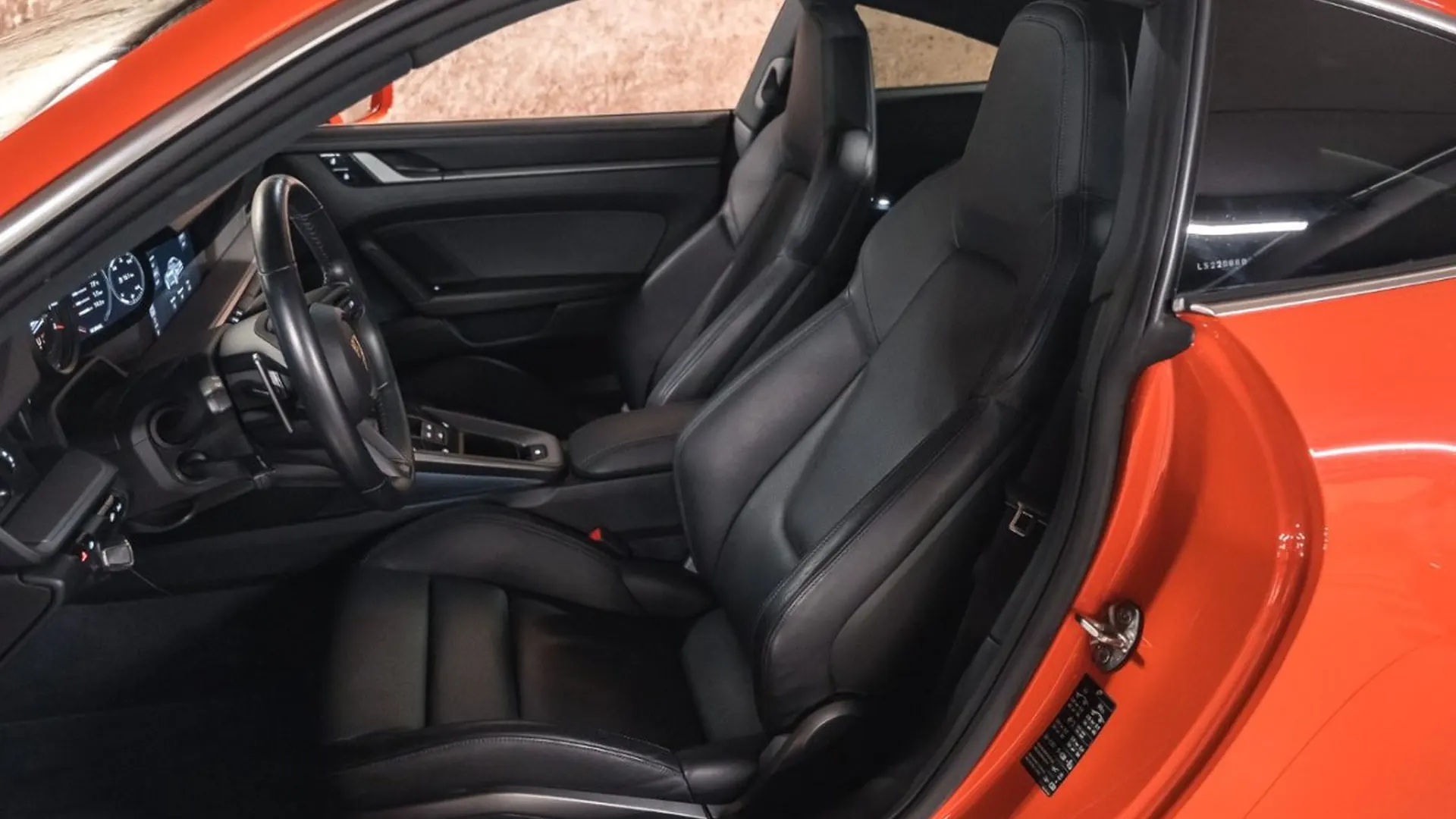 Porsche 911 — photo 26