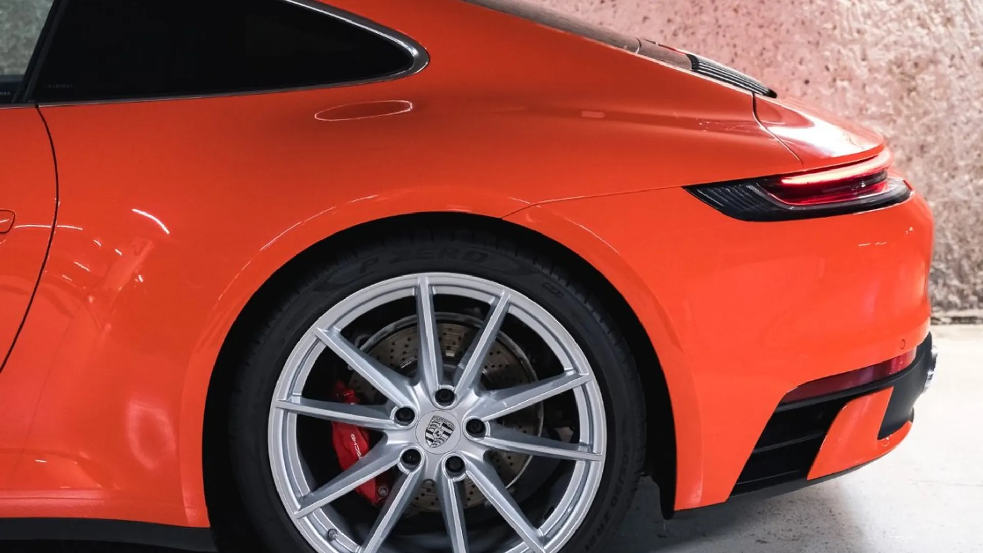 Porsche 911 — photo 12