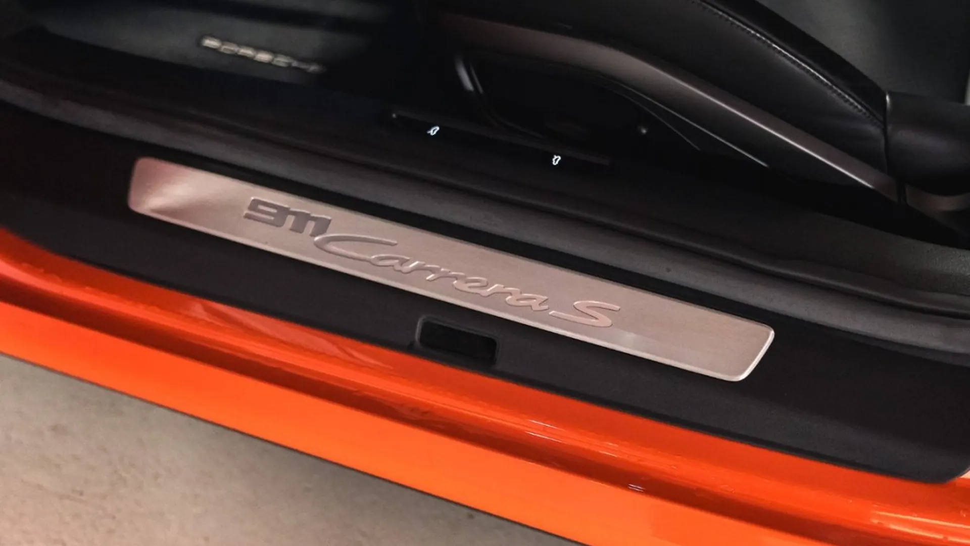 Porsche 911 — photo 24