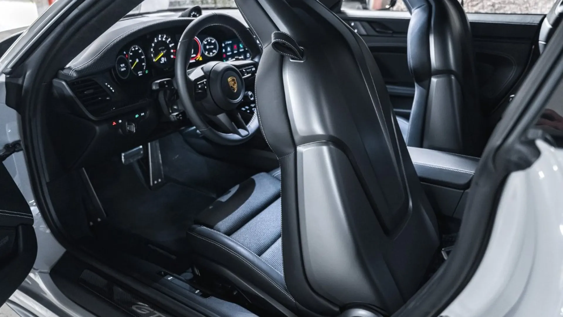 Porsche 911 — photo 44