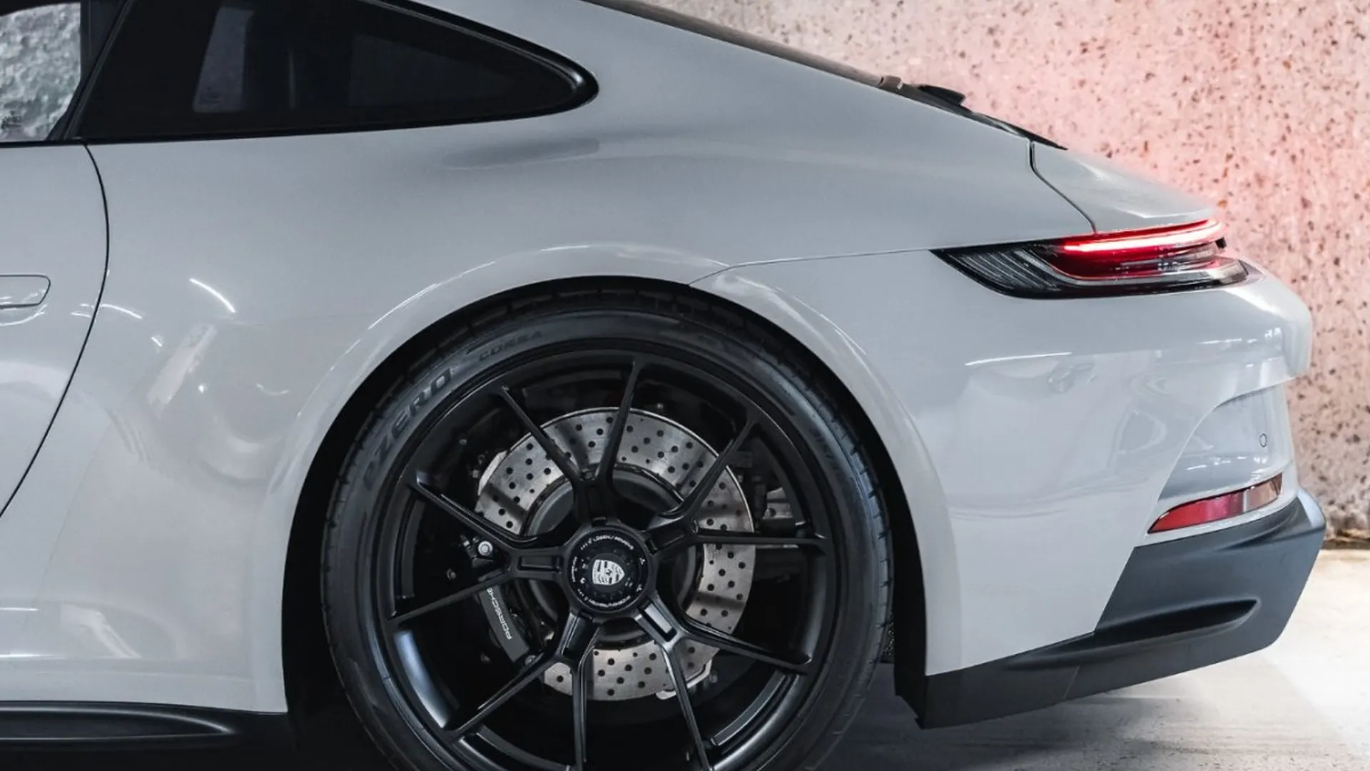 Porsche 911 — photo 11