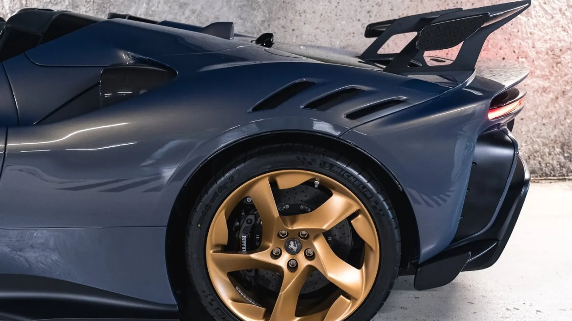 Ferrari SF90 — photo 22