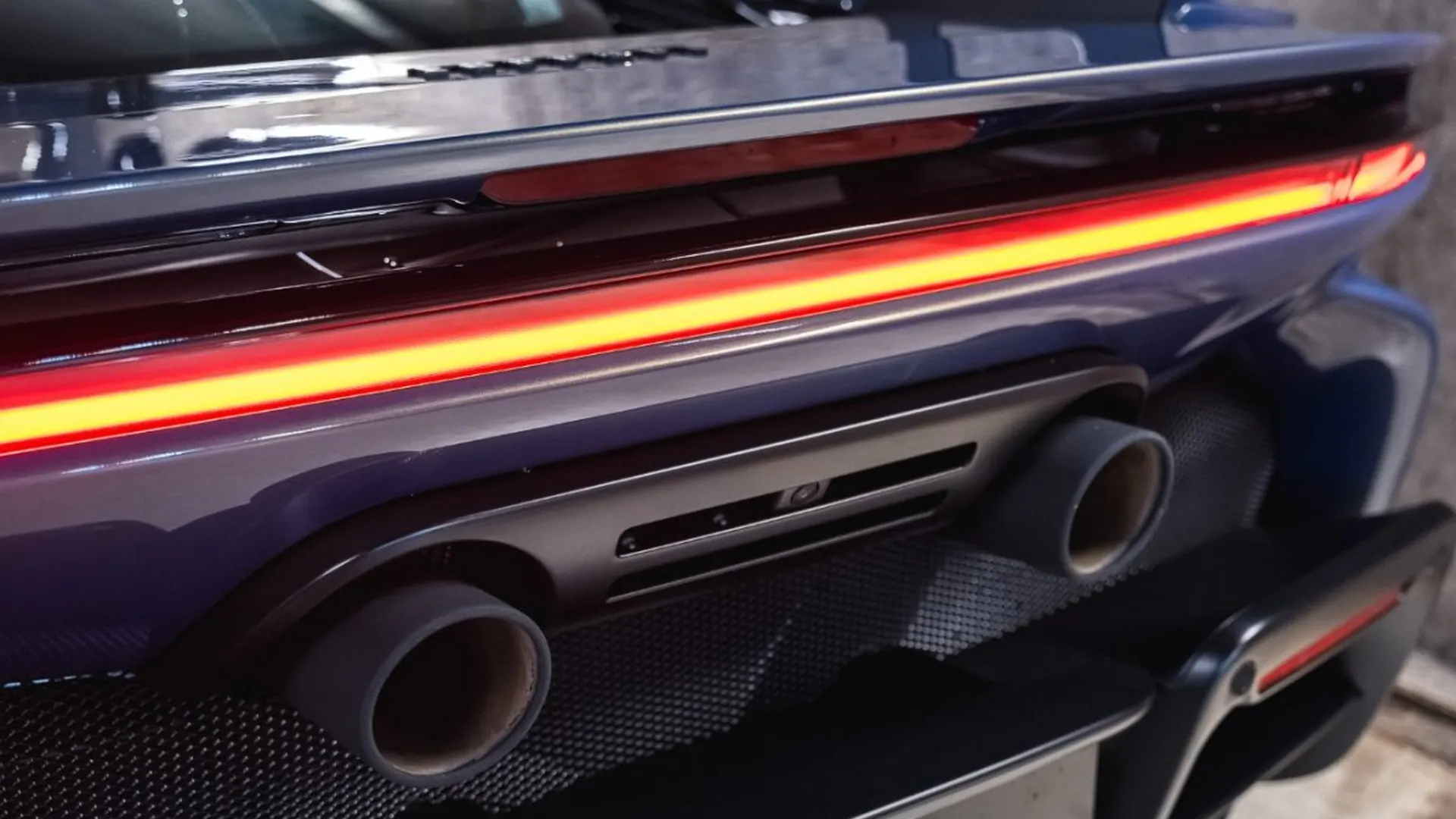Ferrari SF90 — photo 36