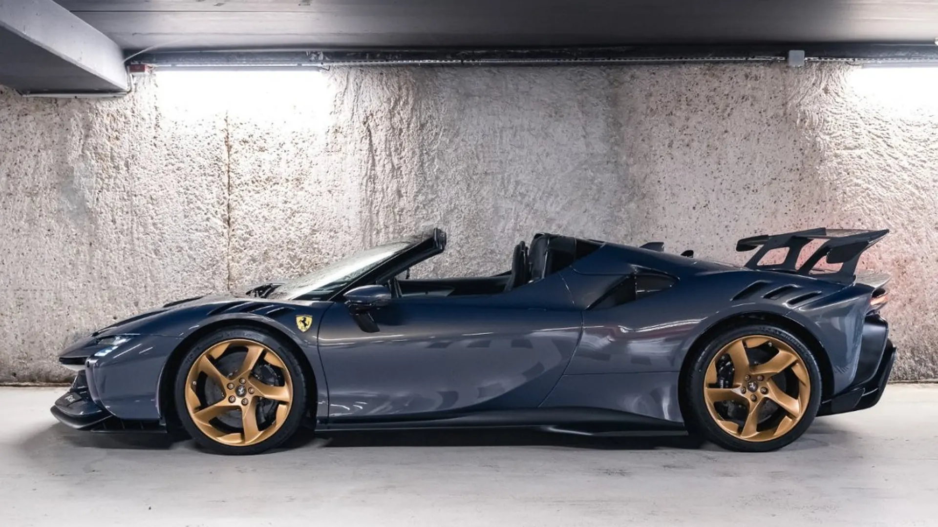 Ferrari SF90 — photo 14