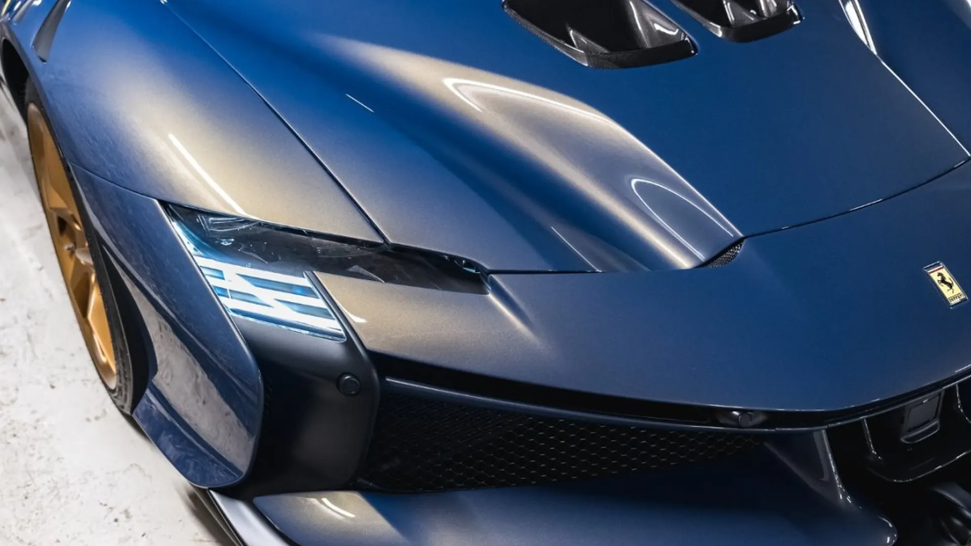 Ferrari SF90 — photo 9