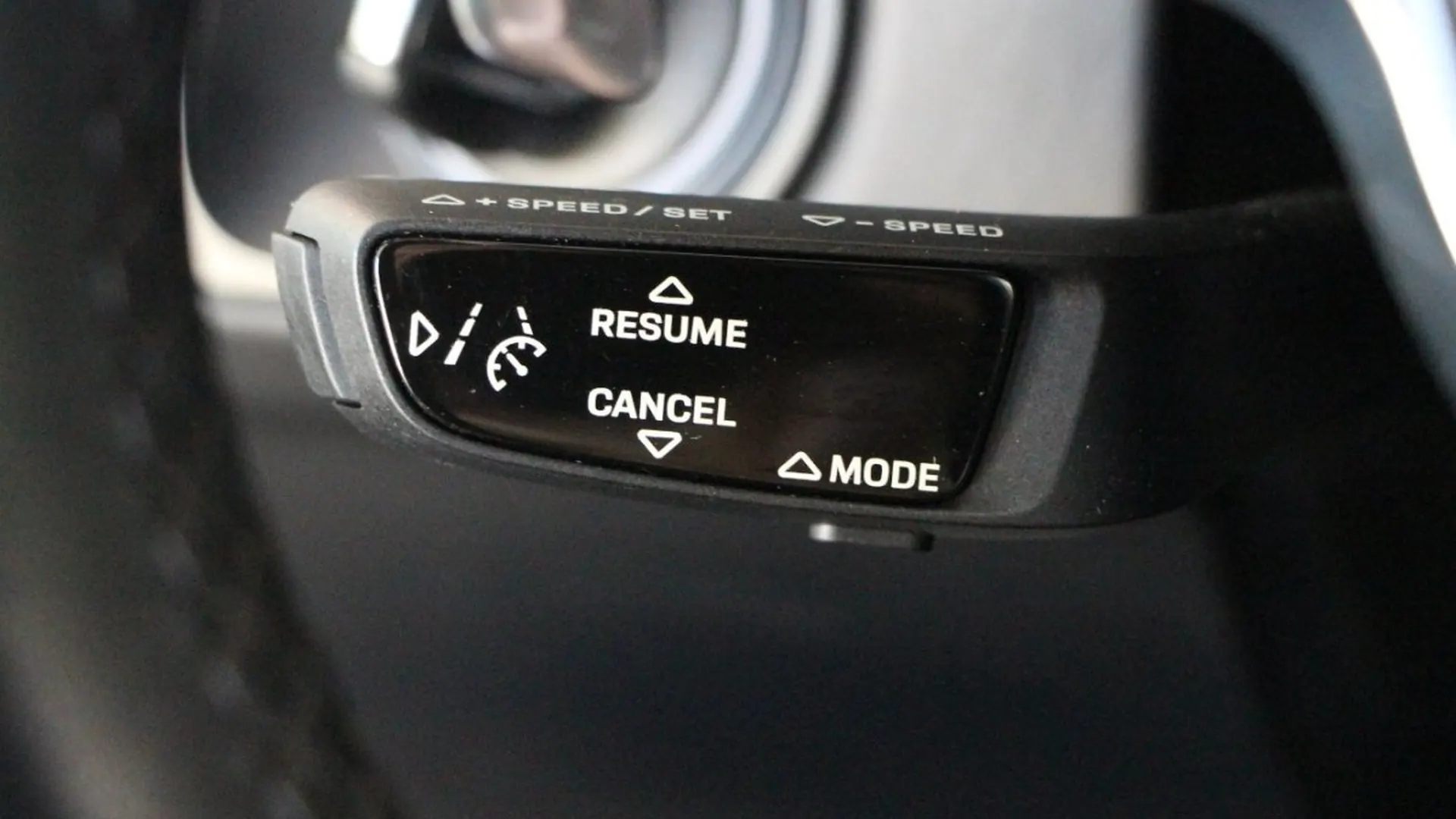 Porsche Cayenne — photo 19