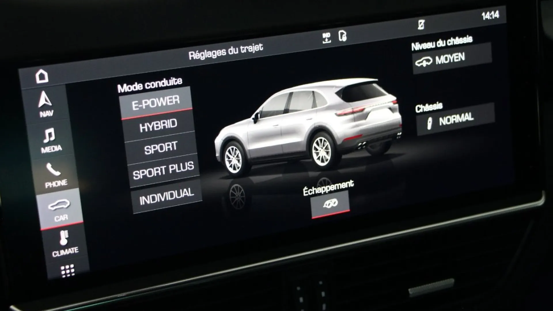Porsche Cayenne — photo 16