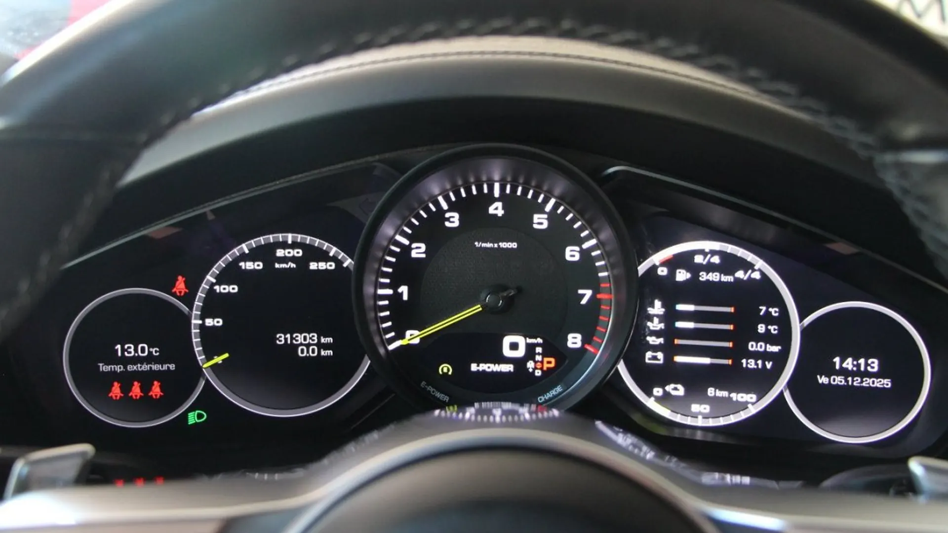 Porsche Cayenne — photo 11