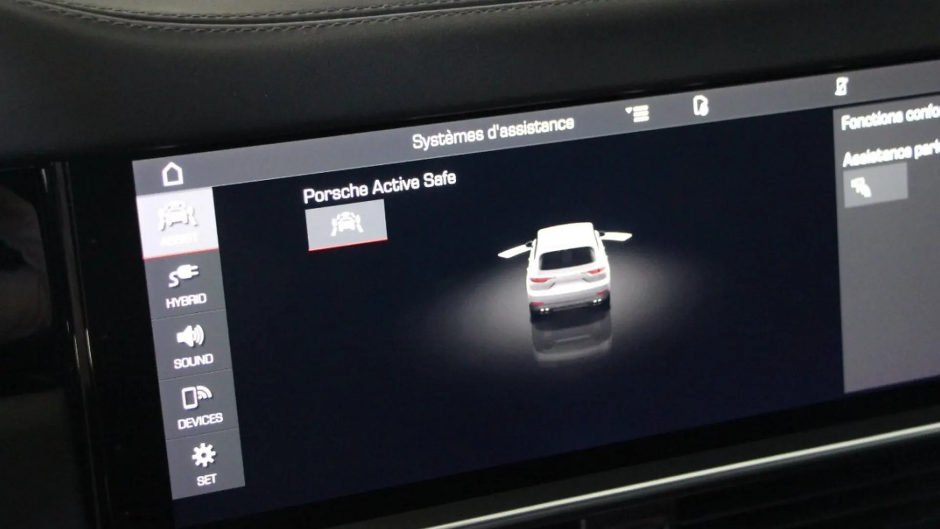 Porsche Cayenne — photo 18