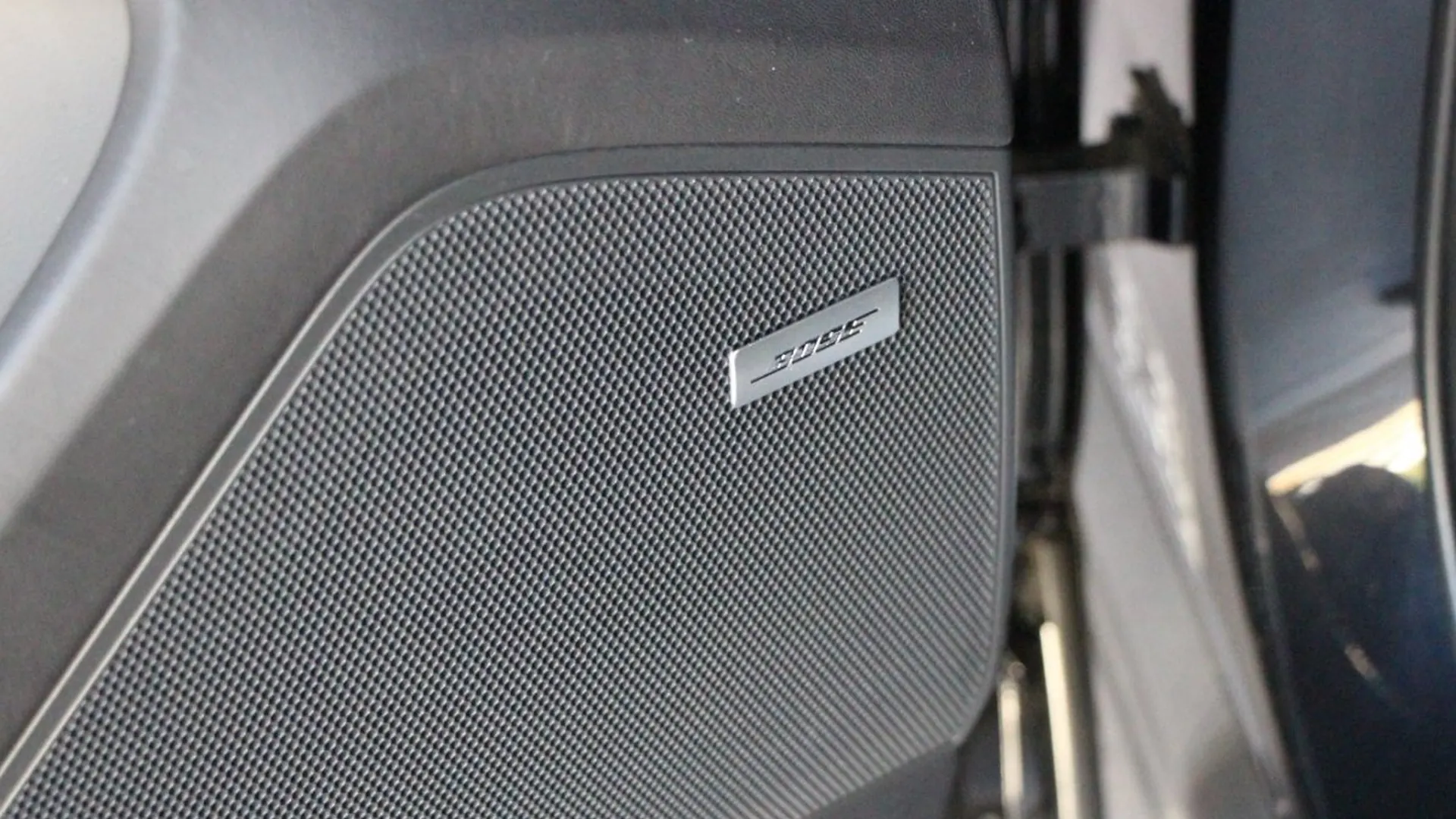 Porsche Cayenne — photo 22