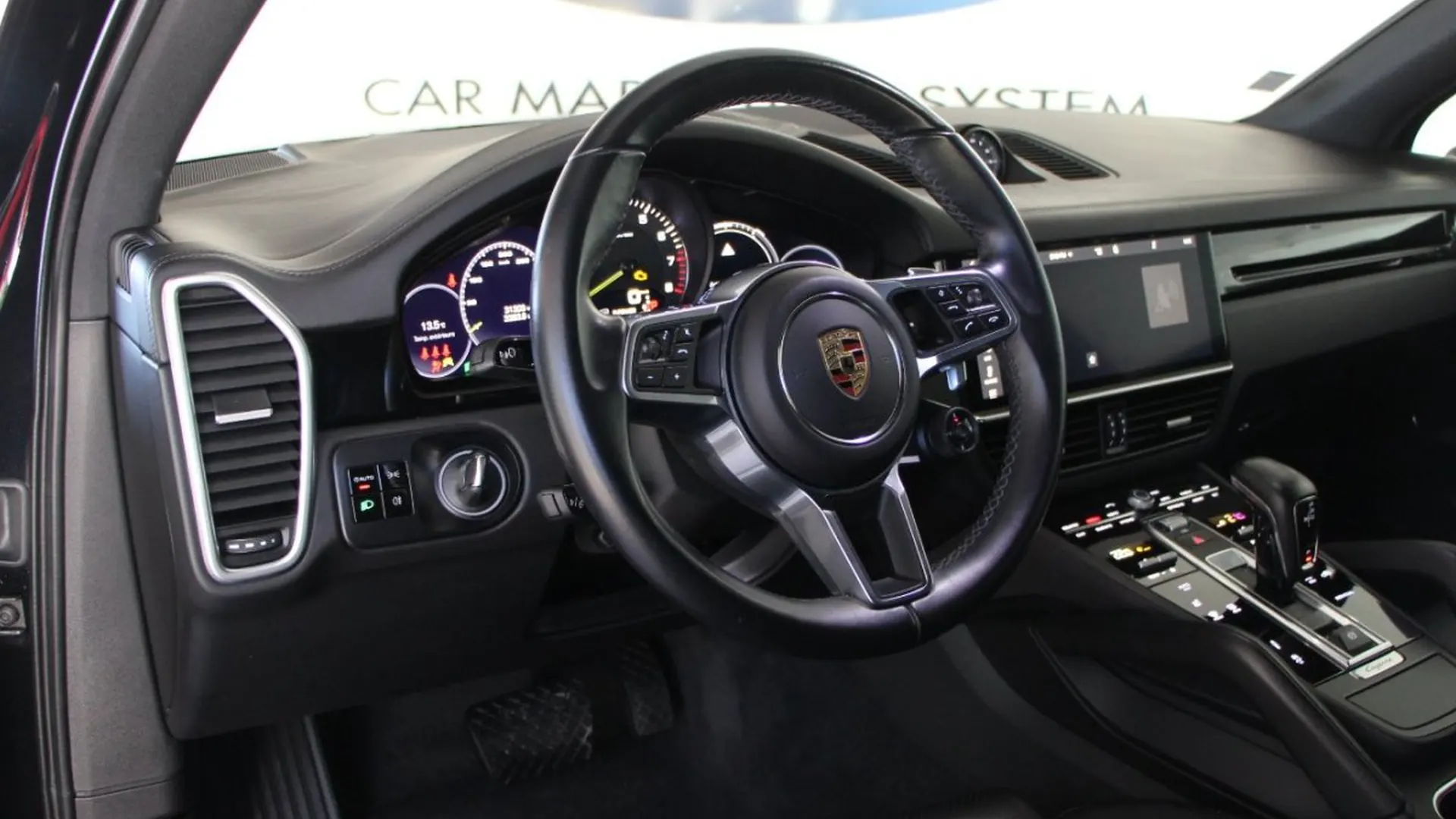 Porsche Cayenne — photo 5