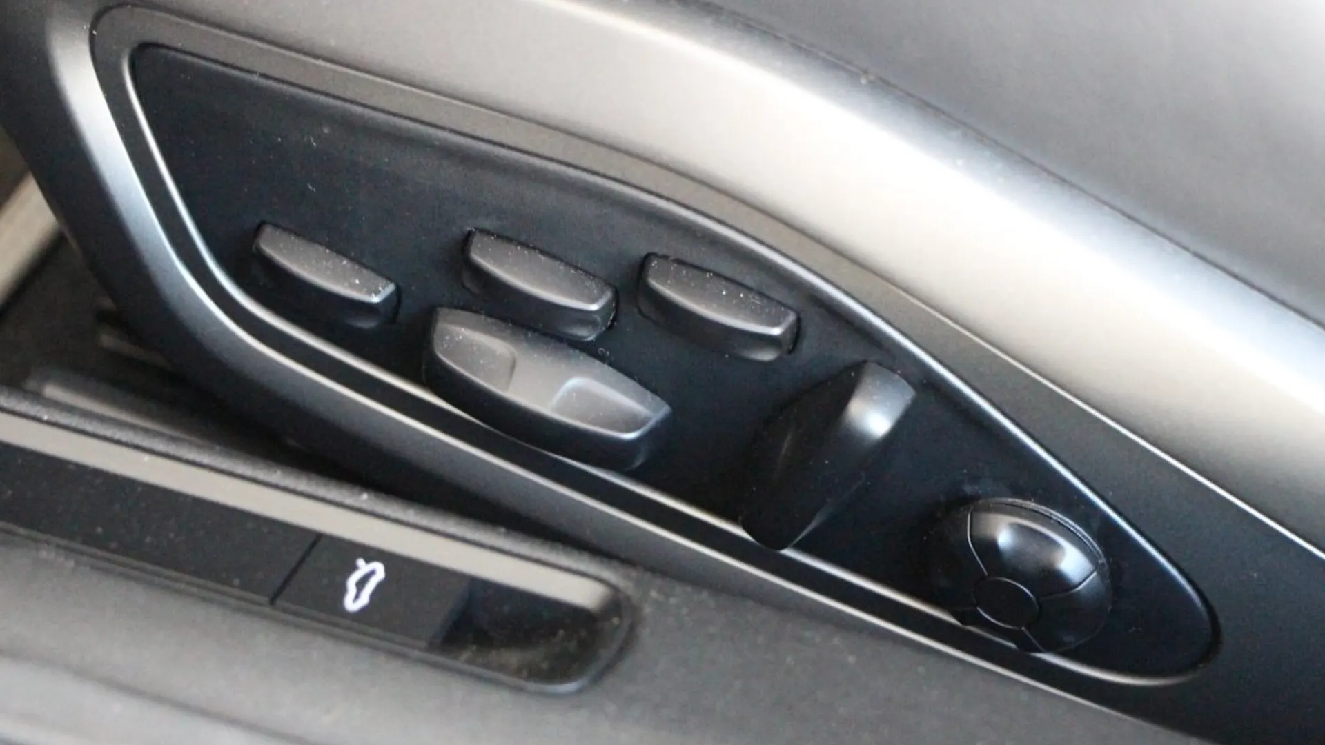 Porsche 911 — photo 28