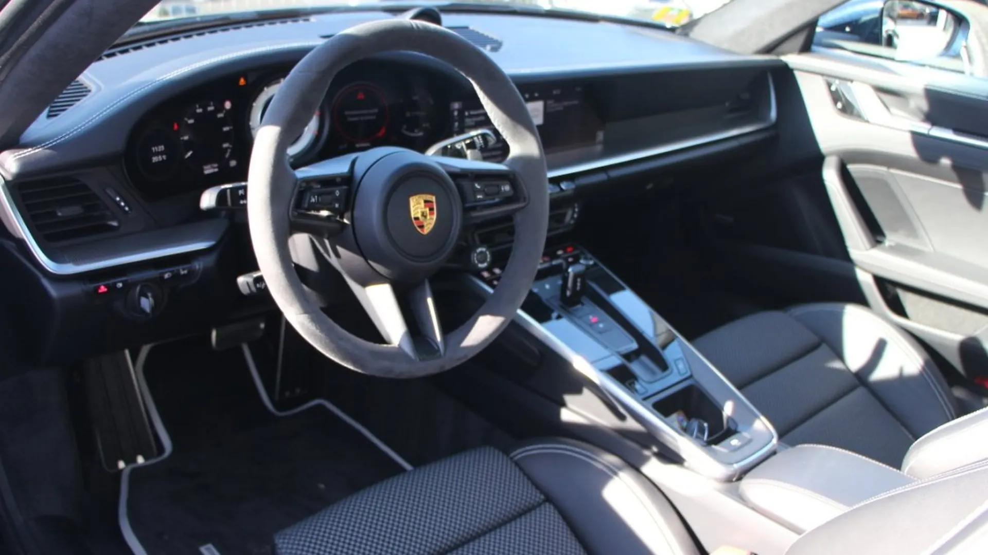 Porsche 911 — photo 9