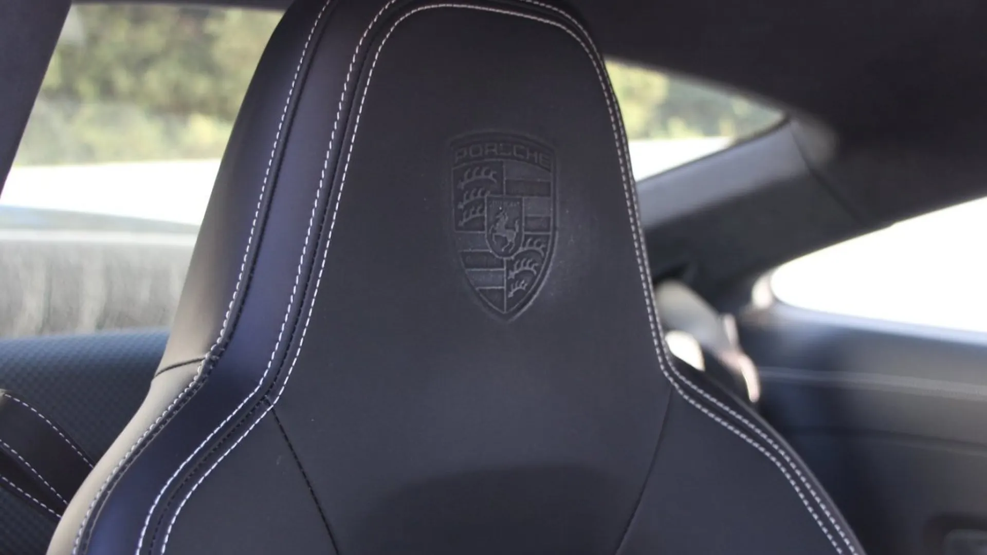 Porsche 911 — photo 21