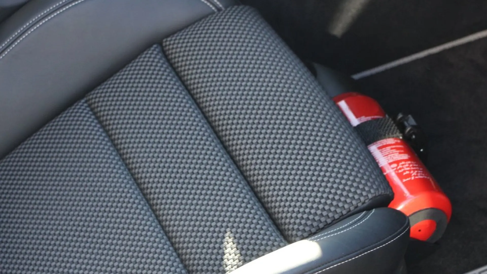 Porsche 911 — photo 16