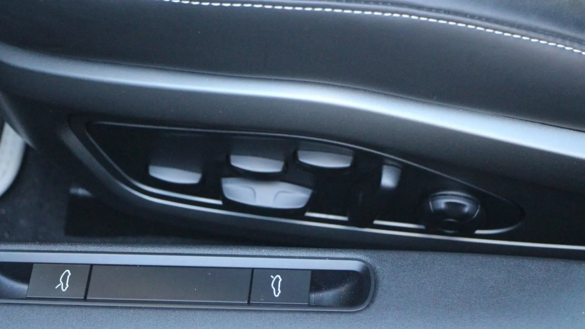 Porsche 911 — photo 11