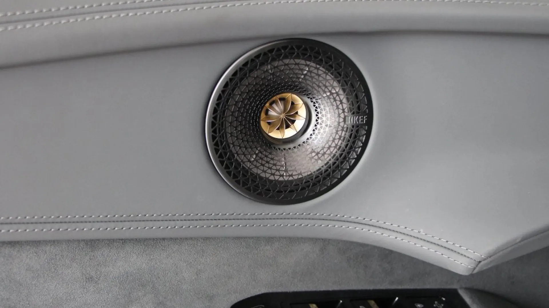 Lotus Eletre — photo 14