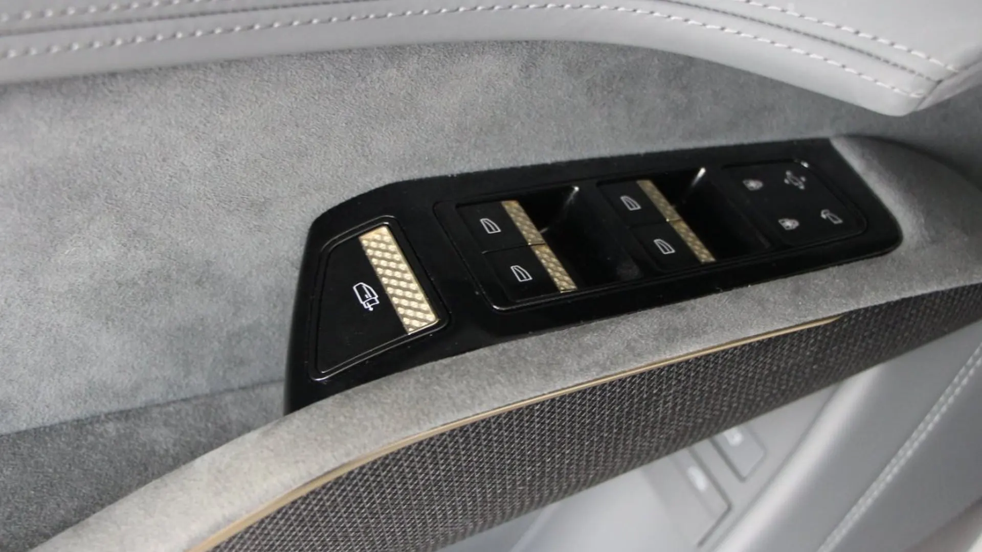 Lotus Eletre — photo 15