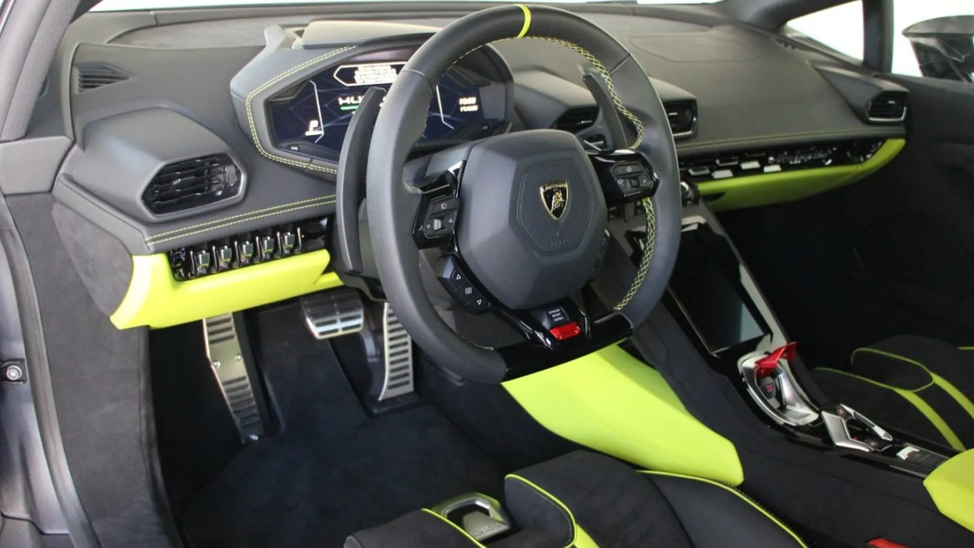 Lamborghini Huracan — photo 11