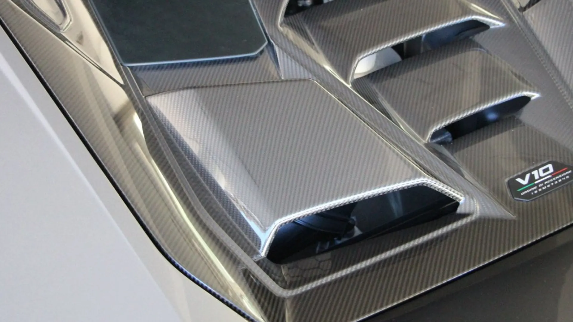 Lamborghini Huracan — photo 7