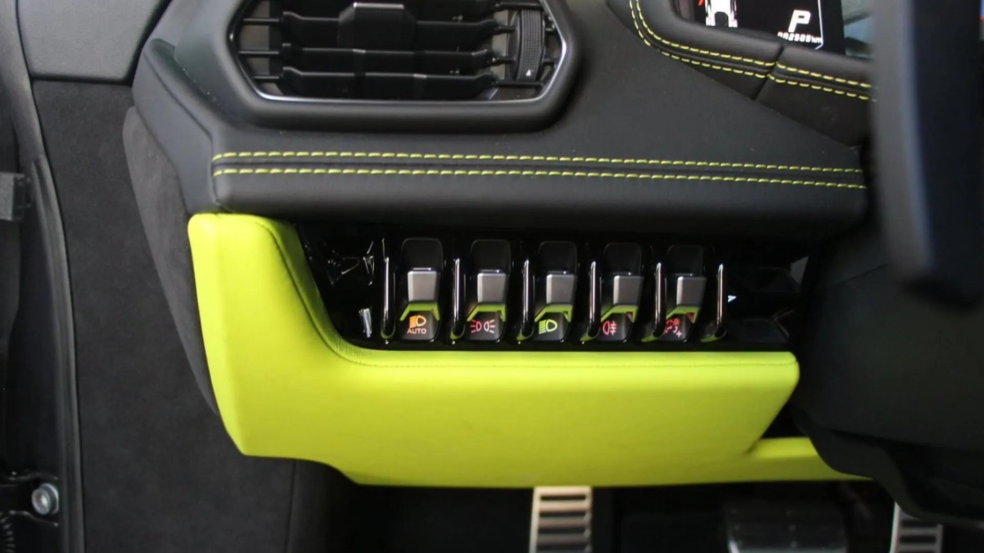 Lamborghini Huracan — photo 26