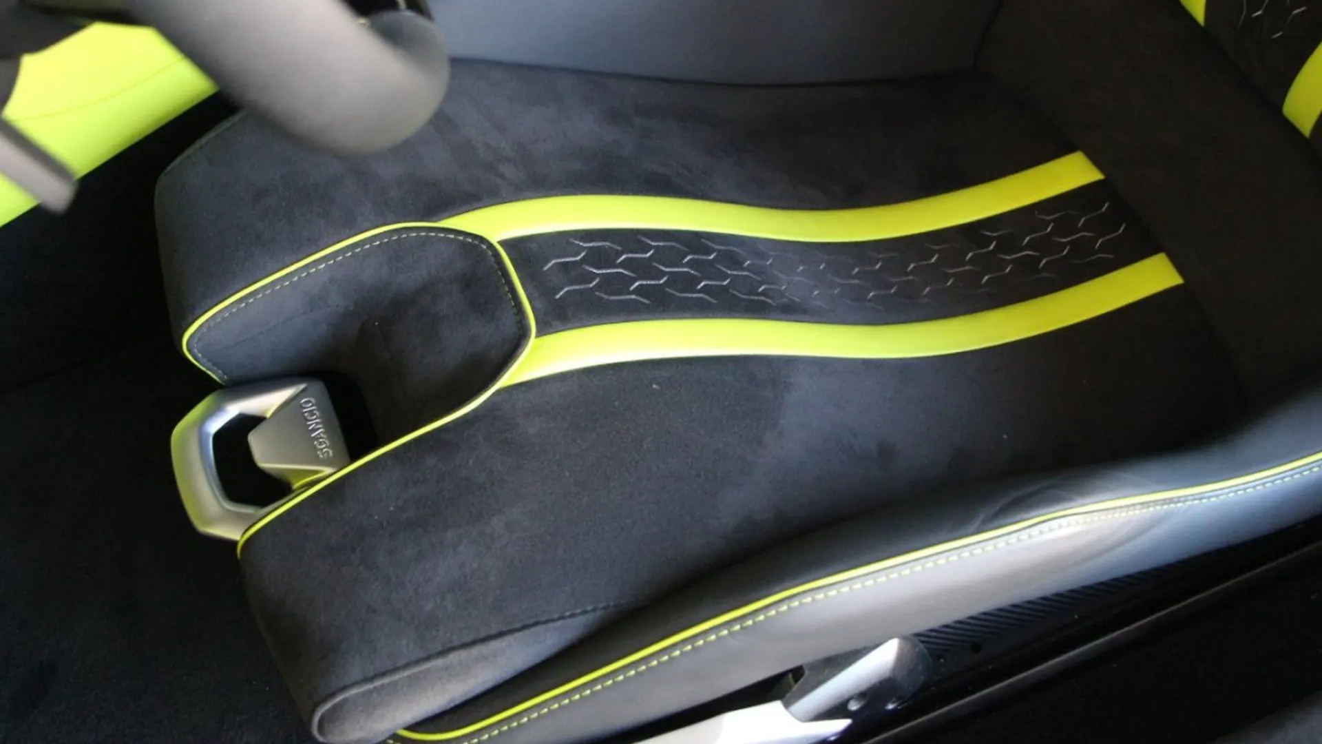 Lamborghini Huracan — photo 14