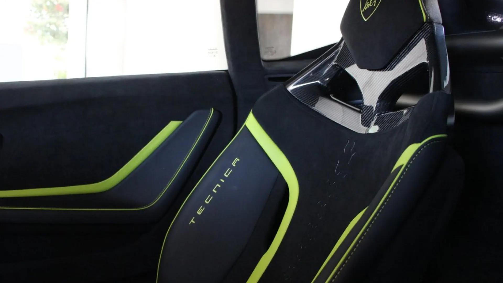 Lamborghini Huracan — photo 28