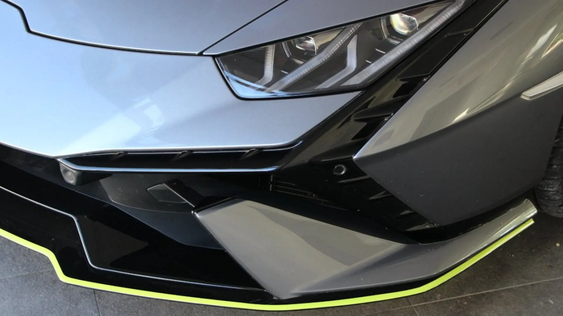 Lamborghini Huracan — photo 3
