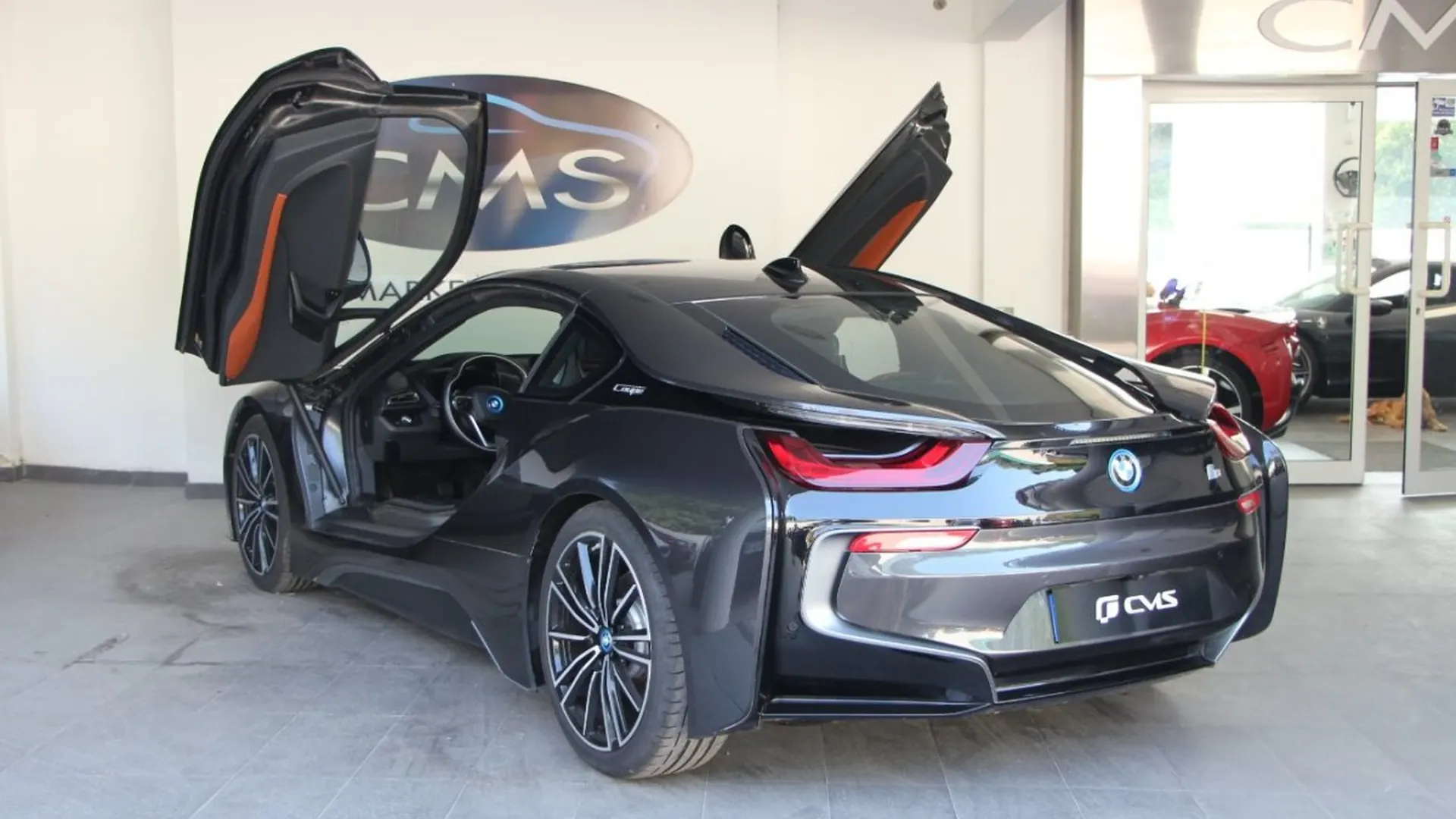 BMW i8 — photo 2
