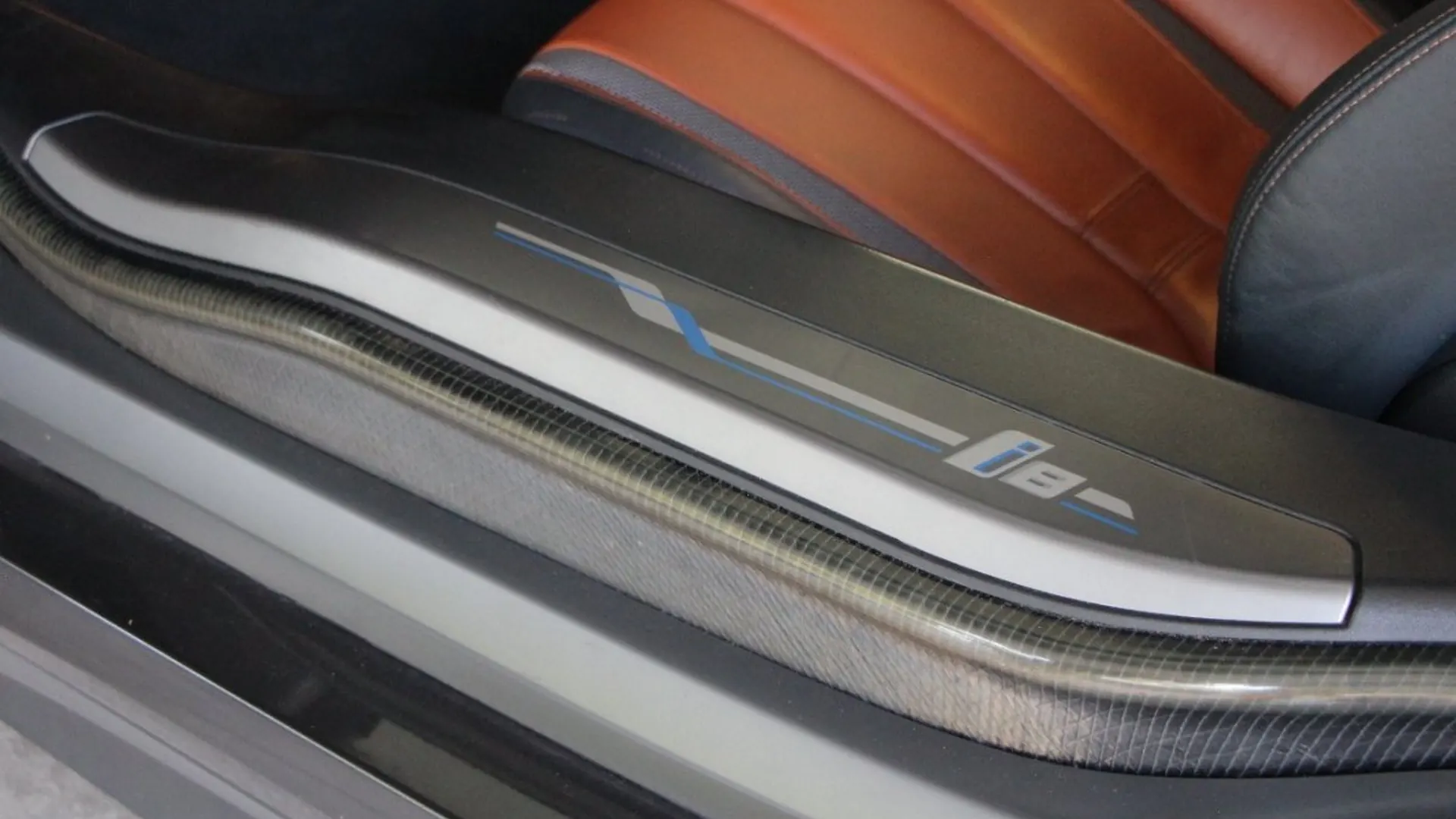 BMW i8 — photo 7